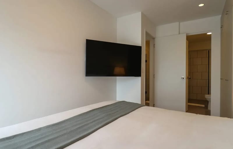 Luxury & Cozy 2BR w/ Balcony in Miraflores