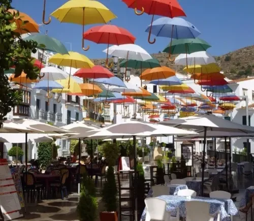La Casa Hotel & Restaurant