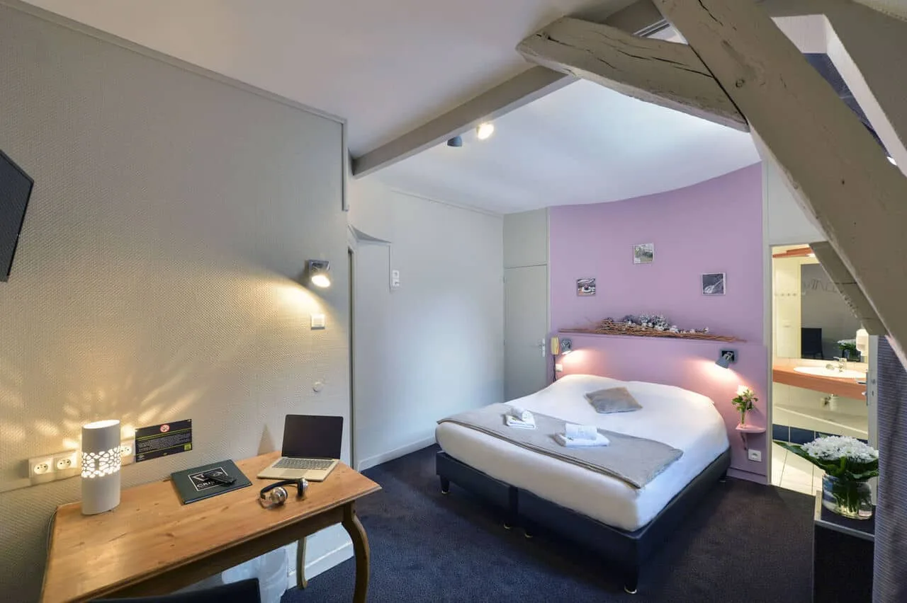 Hotel room for one or two guests