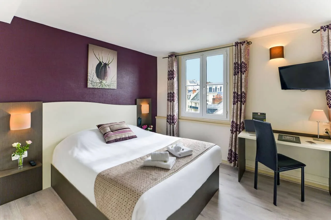 Hotel room for three guests