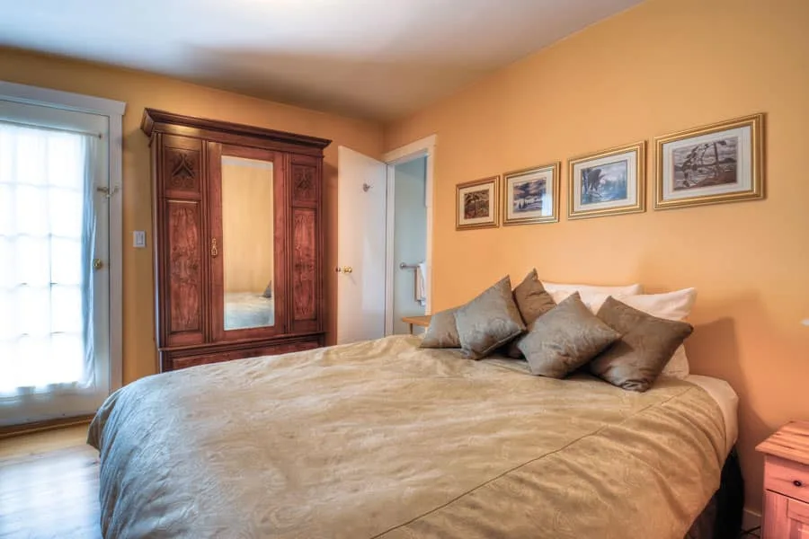 Suite bedroom