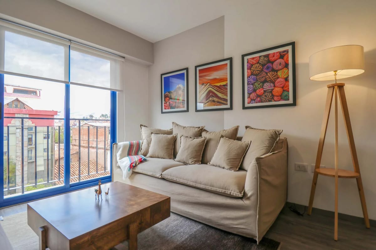 Bright 2BR in Historic Cusco w/ Balcony