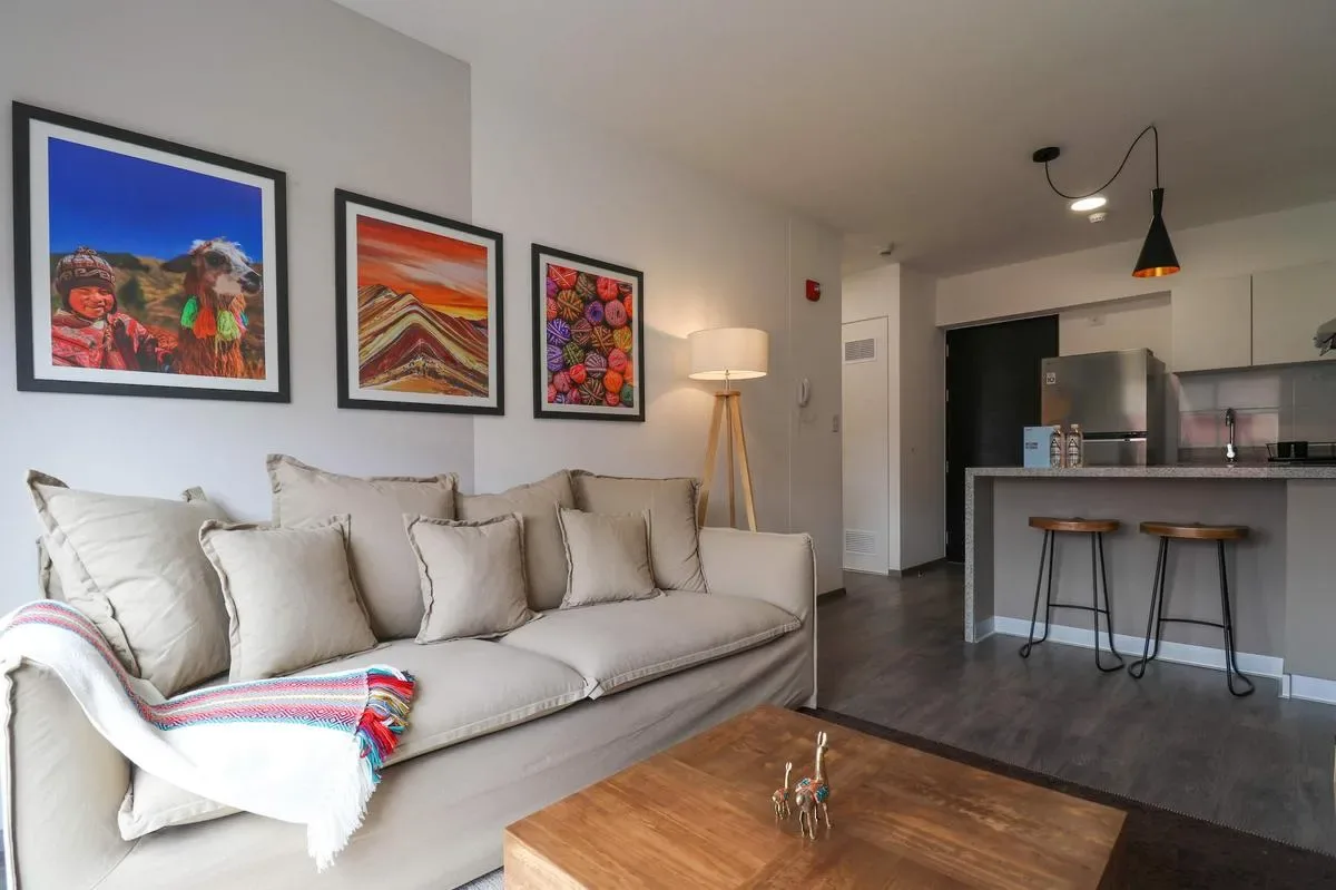 Bright 2BR in Historic Cusco w/ Balcony