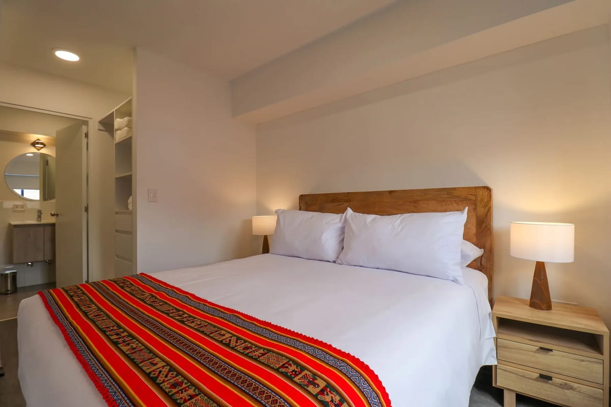 Bright 2BR in Historic Cusco w/ Balcony
