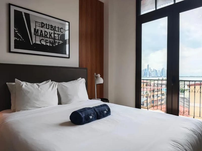 High-end 1BR in Casco Antiguo w/ Balcony