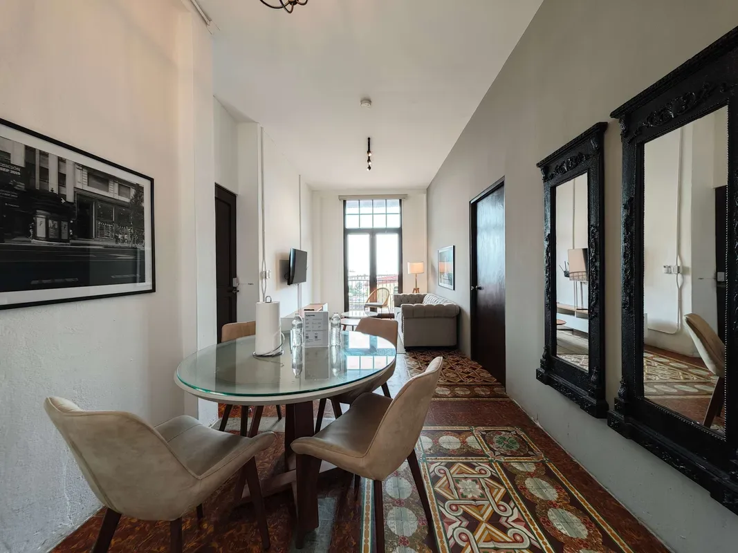 High-end 1BR in Casco Antiguo w/ Balcony