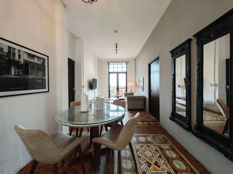 High-end 1BR in Casco Antiguo w/ Balcony