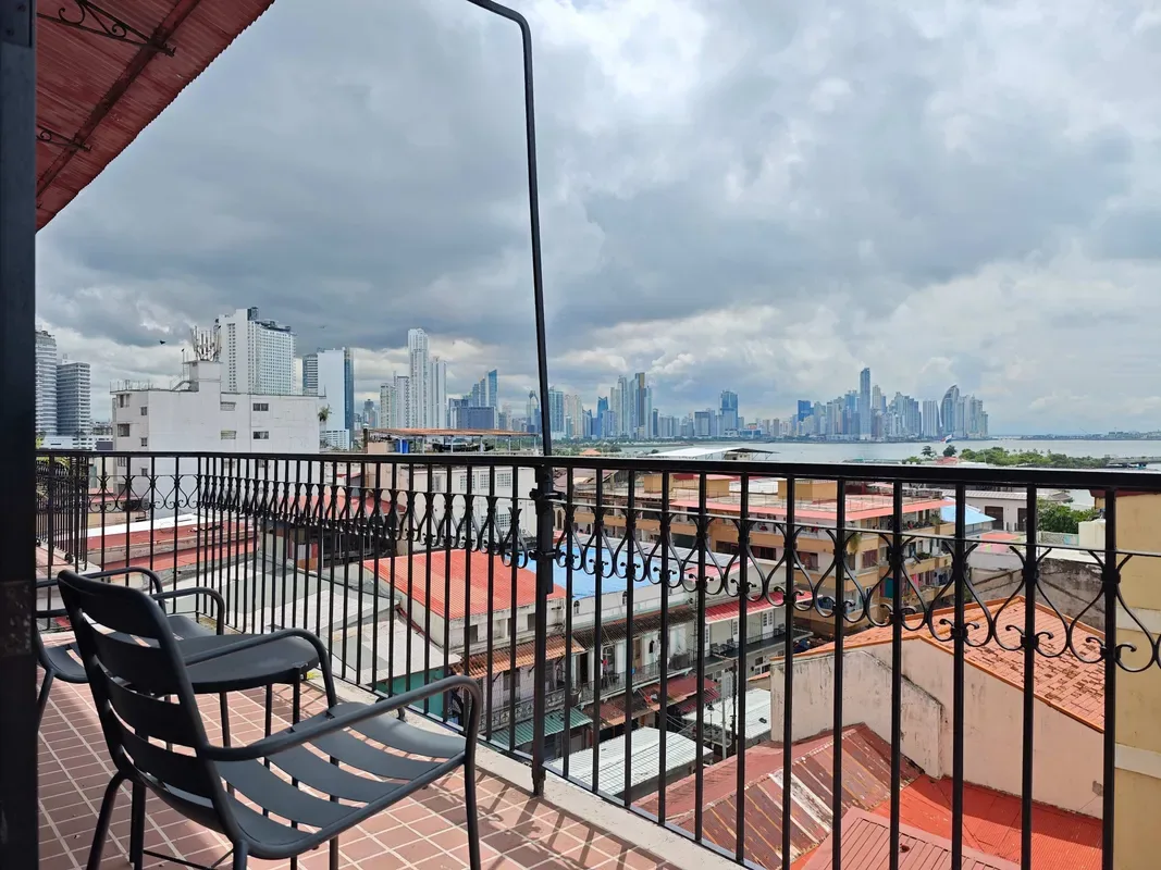 High-end 1BR in Casco Antiguo w/ Balcony