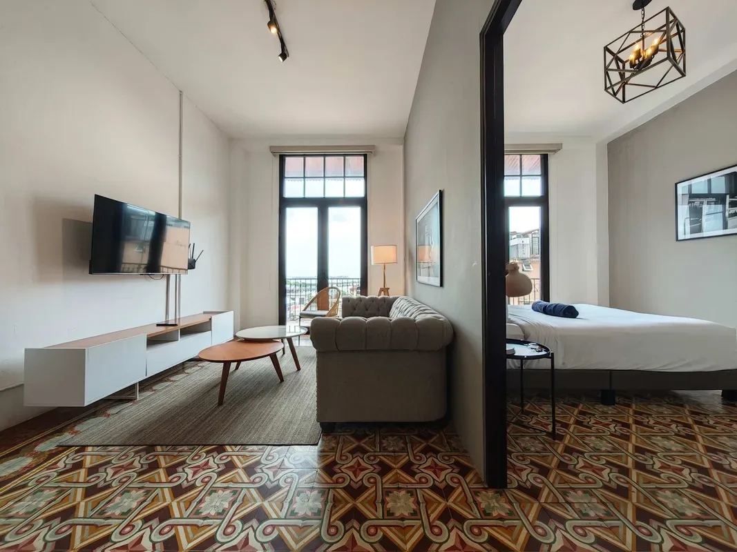 High-end 1BR in Casco Antiguo w/ Balcony