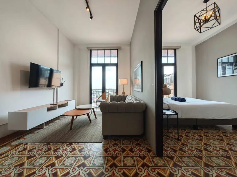 High-end 1BR in Casco Antiguo w/ Balcony