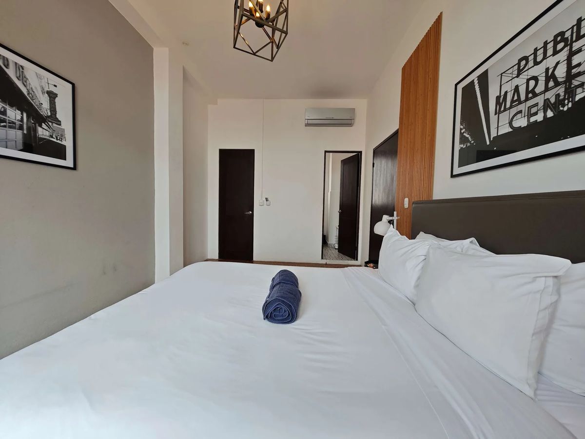 High-end 1BR in Casco Antiguo w/ Balcony