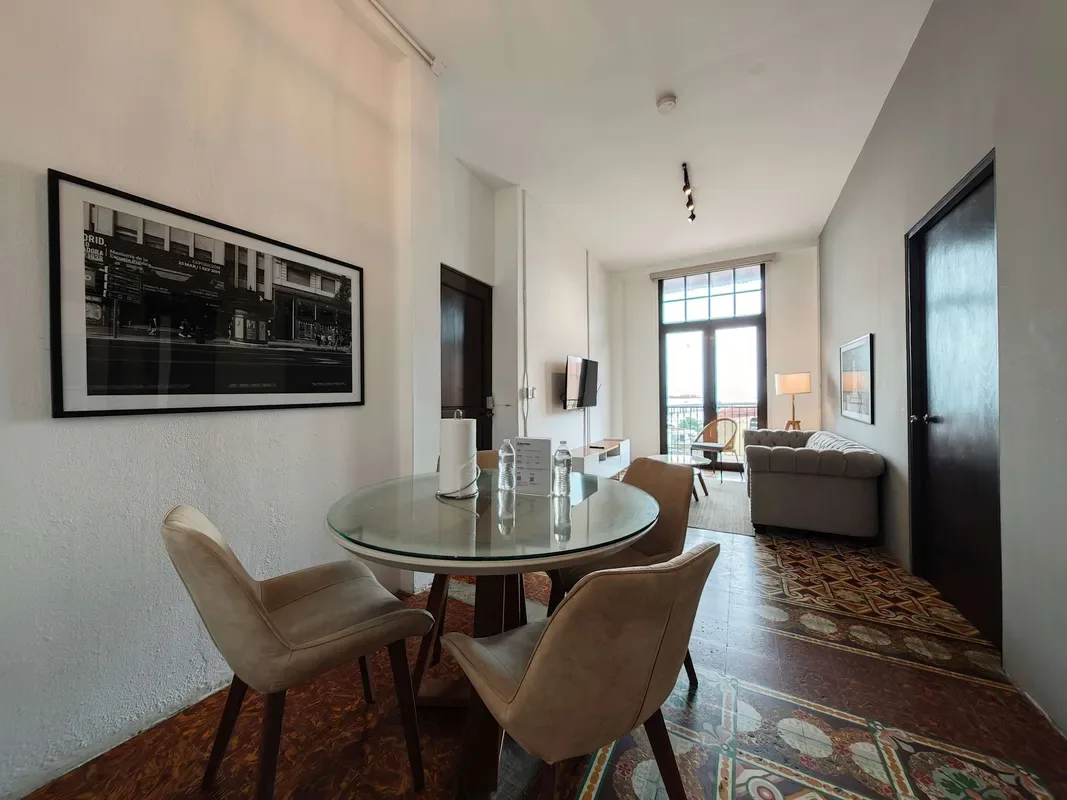 High-end 1BR in Casco Antiguo w/ Balcony