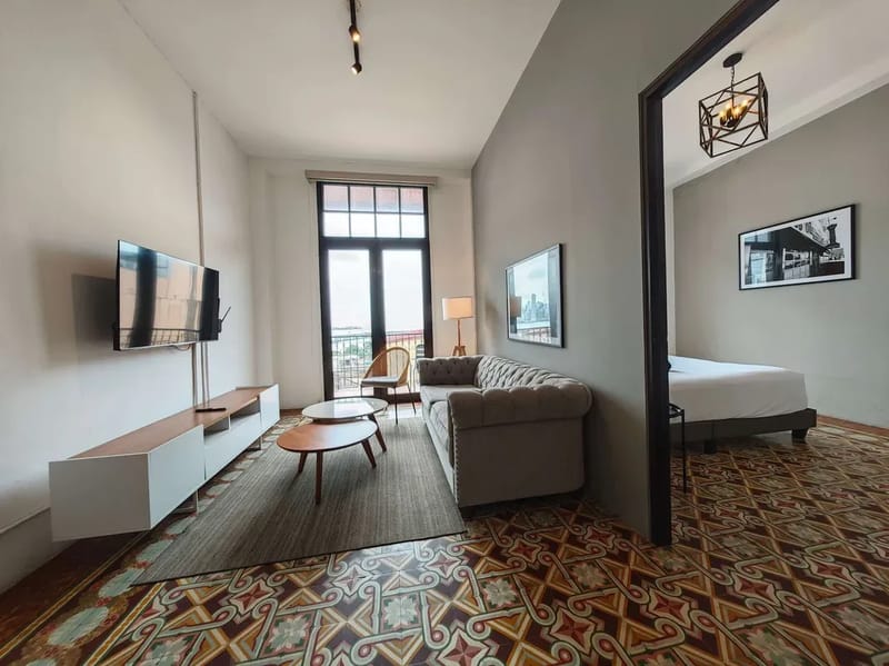 High-end 1BR in Casco Antiguo w/ Balcony