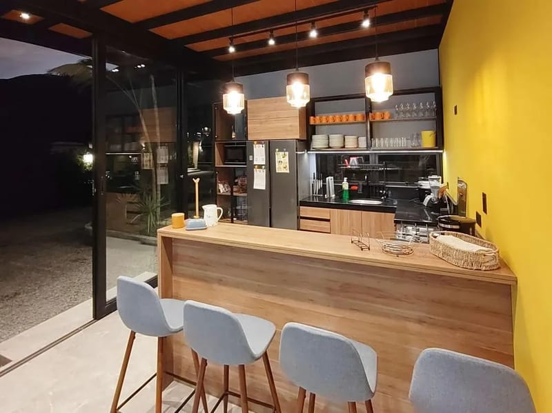 Quiet 4BR Villa with Pool & Terrace in Ica