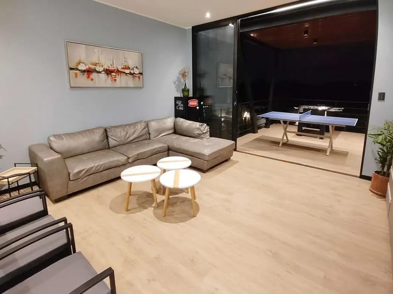 Quiet 4BR Villa with Pool & Terrace in Ica