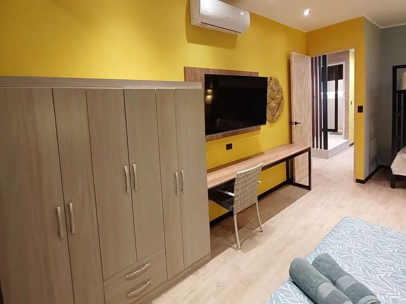 Quiet 4BR Villa with Pool & Terrace in Ica