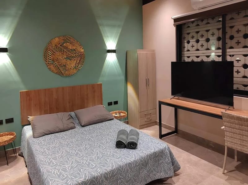 Quiet 4BR Villa with Pool & Terrace in Ica
