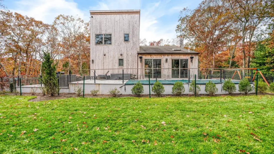 Chic Hamptons Oasis