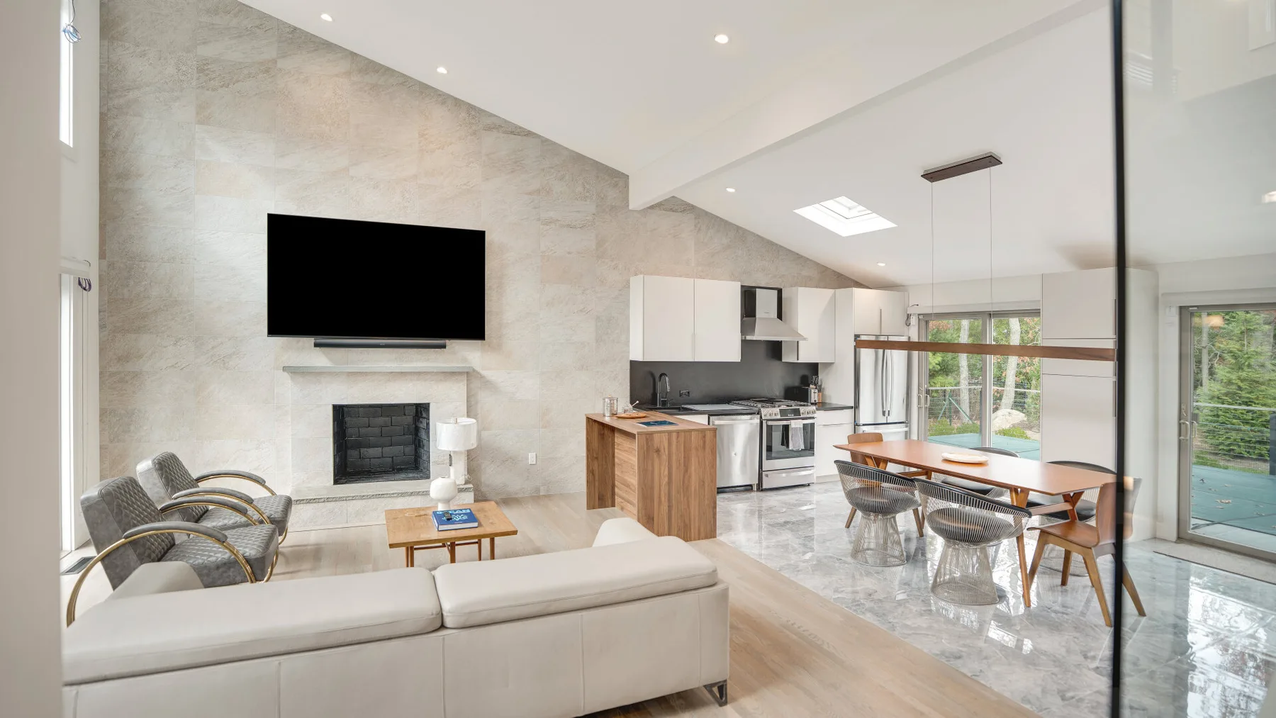 Chic Hamptons Oasis