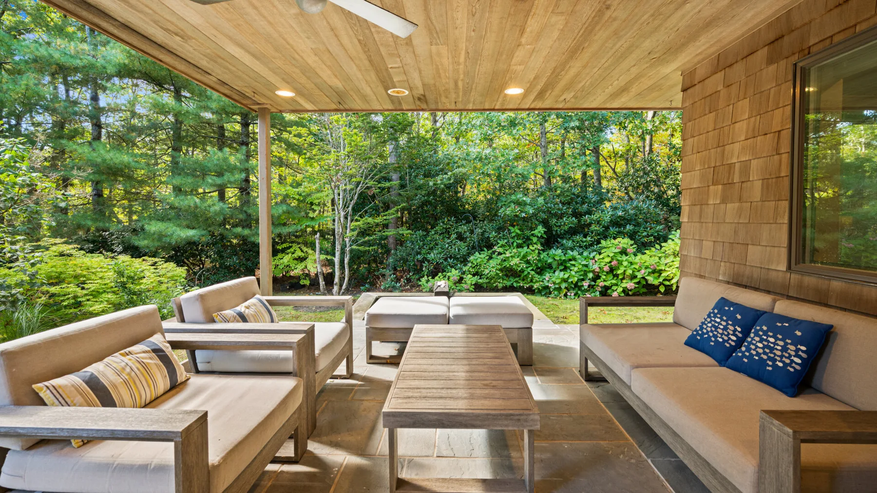 Coultes Contemporary