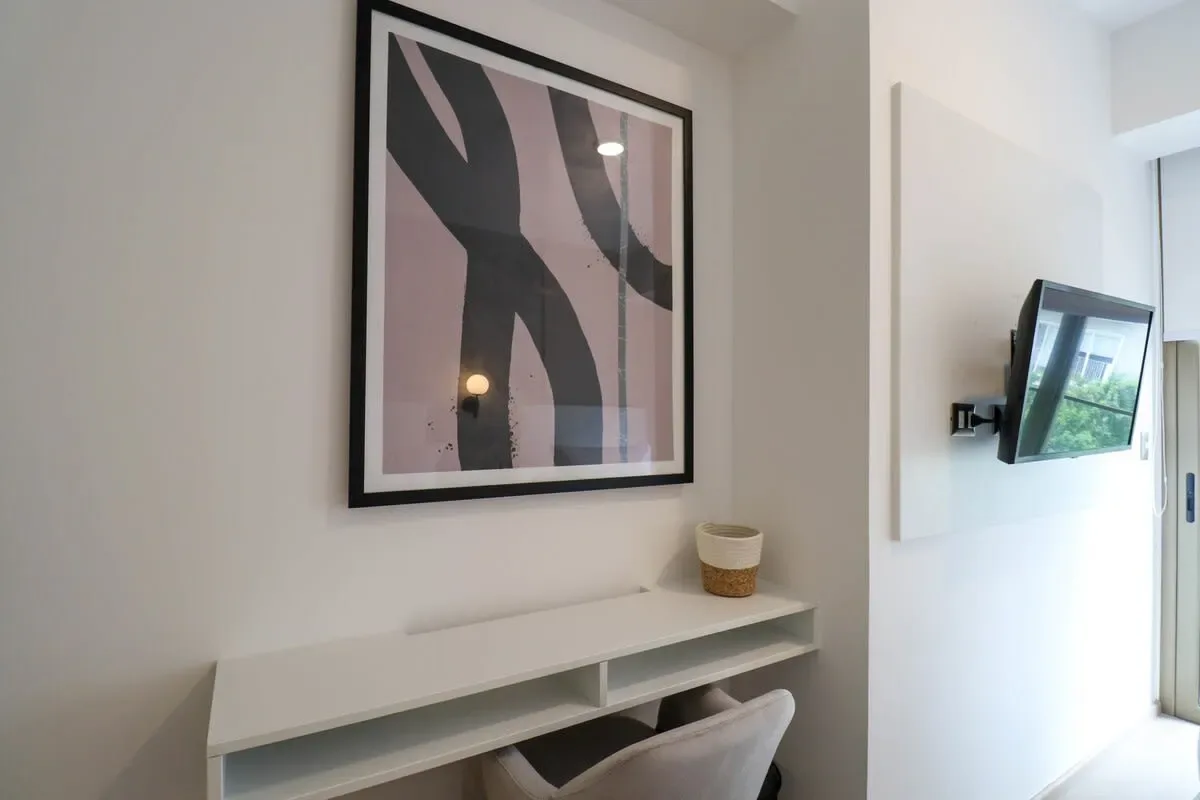 2BR with Balcony in Luxury Building Barranco