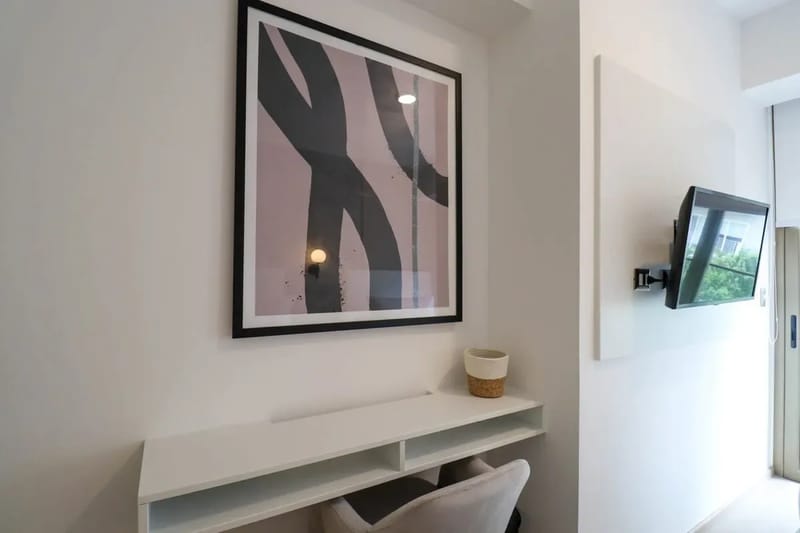 2BR with Balcony in Luxury Building Barranco