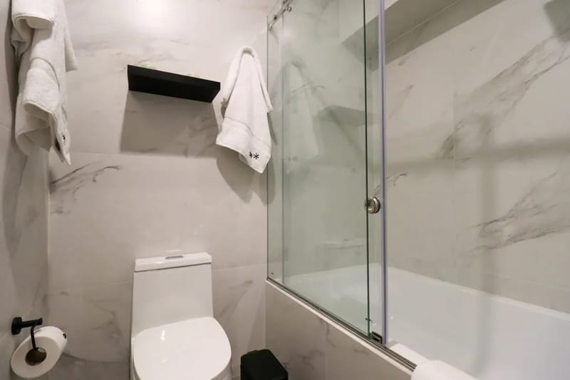 2BR with Balcony in Luxury Building Barranco