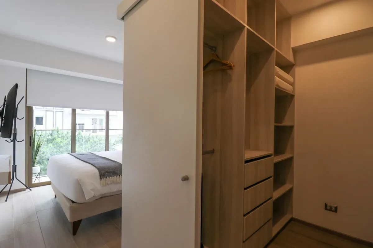 2BR with Balcony in Luxury Building Barranco