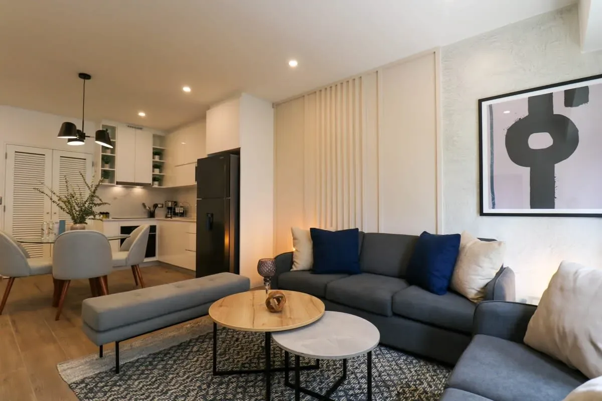 2BR with Balcony in Luxury Building Barranco