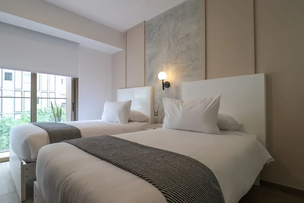 2BR with Balcony in Luxury Building Barranco