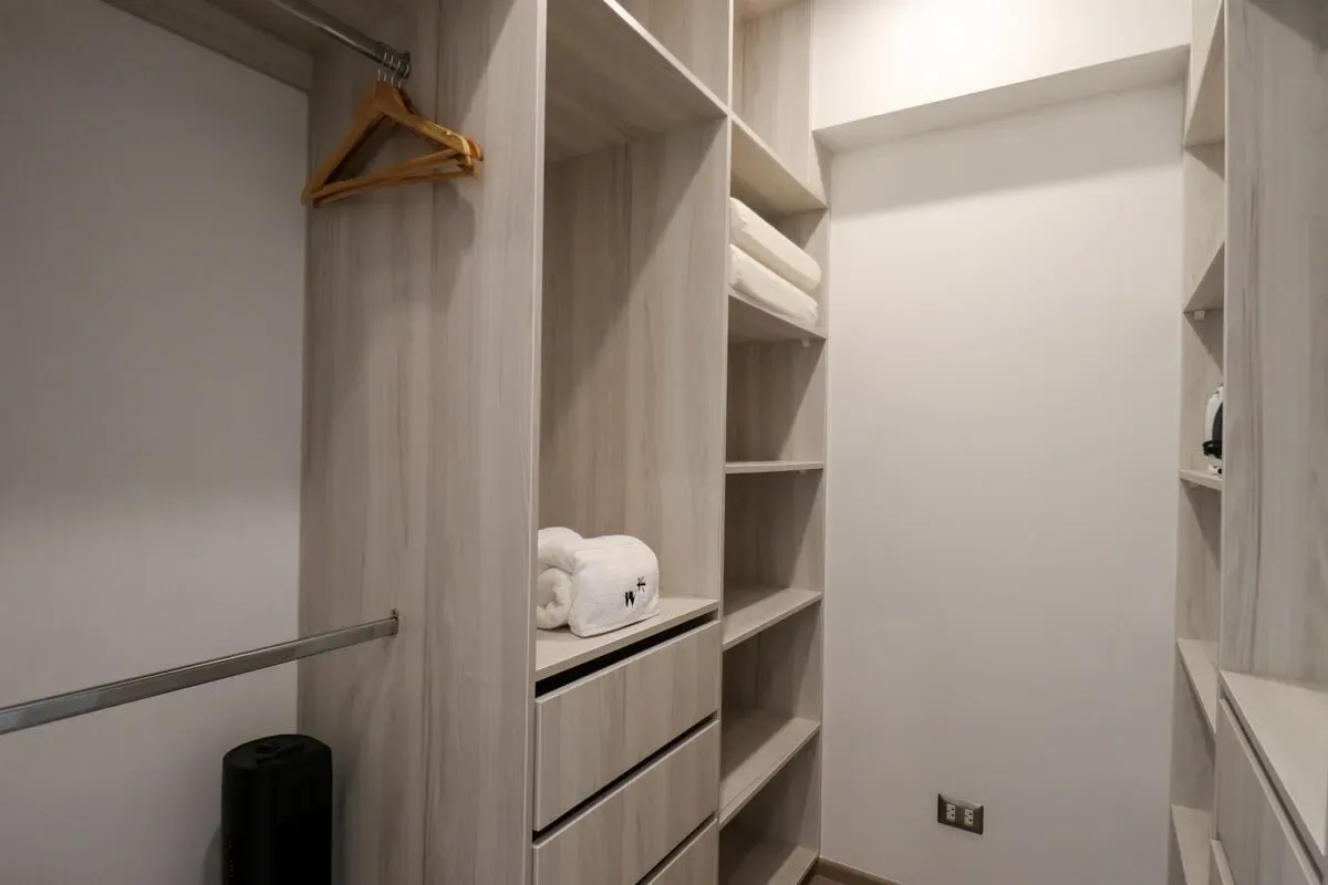 2BR with Balcony in Luxury Building Barranco