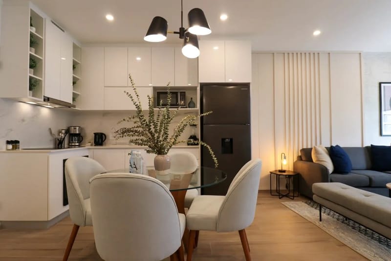 2BR with Balcony in Luxury Building Barranco
