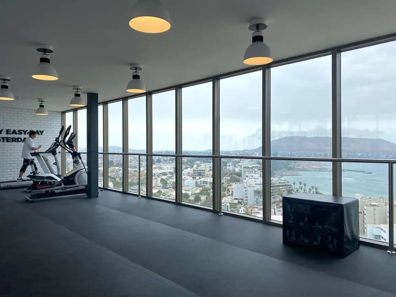 2BR with Balcony in Luxury Building Barranco