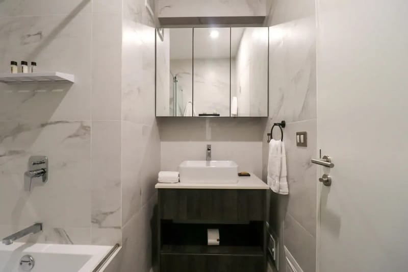 2BR with Balcony in Luxury Building Barranco