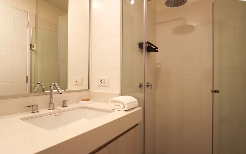 Lovely 2BR w/ Balcony  in Miraflores