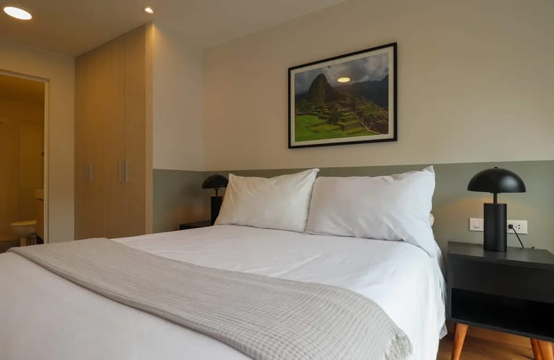 Lovely 2BR w/ Balcony  in Miraflores