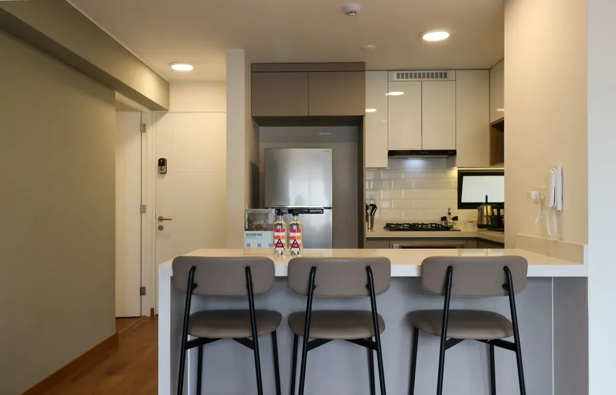 Lovely 2BR w/ Balcony  in Miraflores