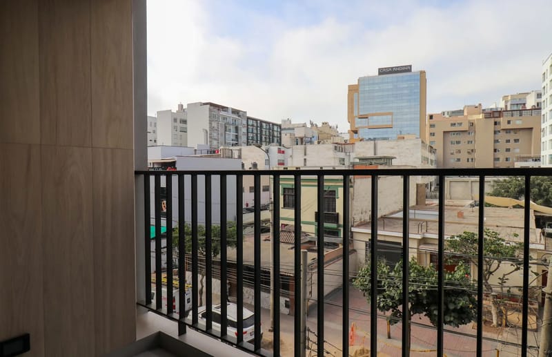 Lovely 2BR w/ Balcony  in Miraflores