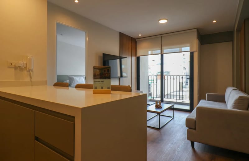 Lovely 2BR w/ Balcony  in Miraflores