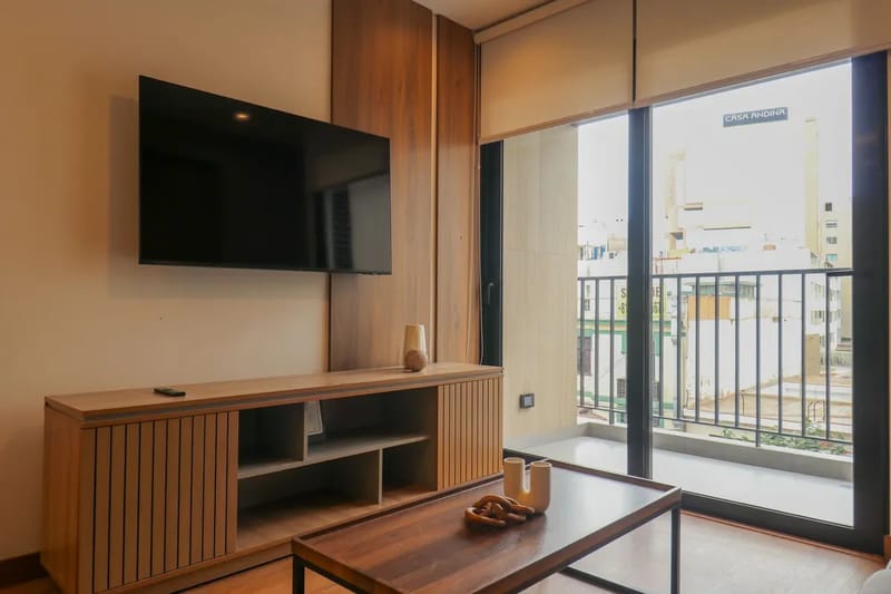 Lovely 2BR w/ Balcony  in Miraflores