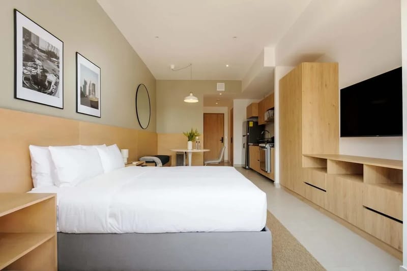 Deluxe Loft w/ Balcony in Tabacalera