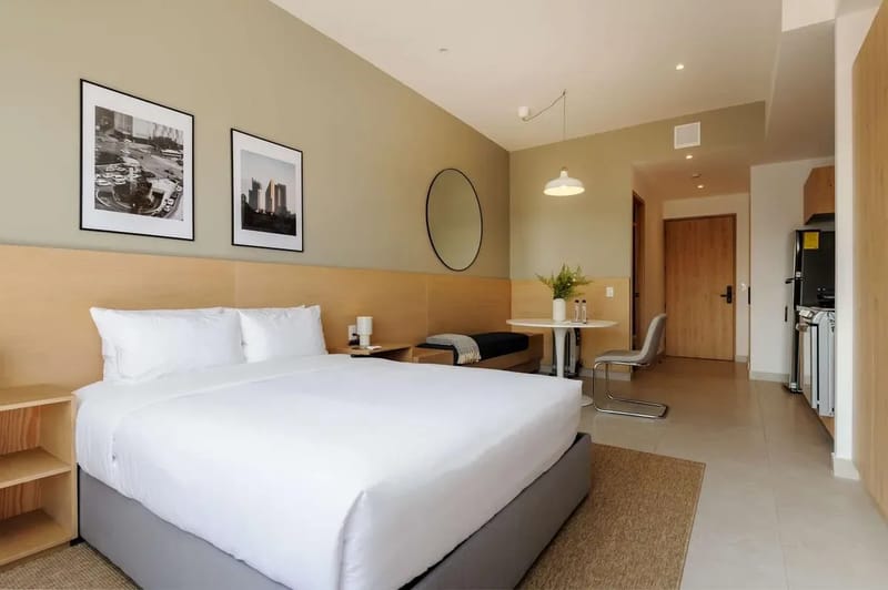 Deluxe Loft w/ Balcony in Tabacalera