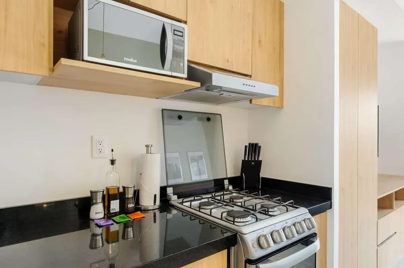 Deluxe Loft w/ Balcony in Tabacalera