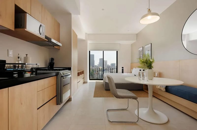 Deluxe Loft w/ Balcony in Tabacalera