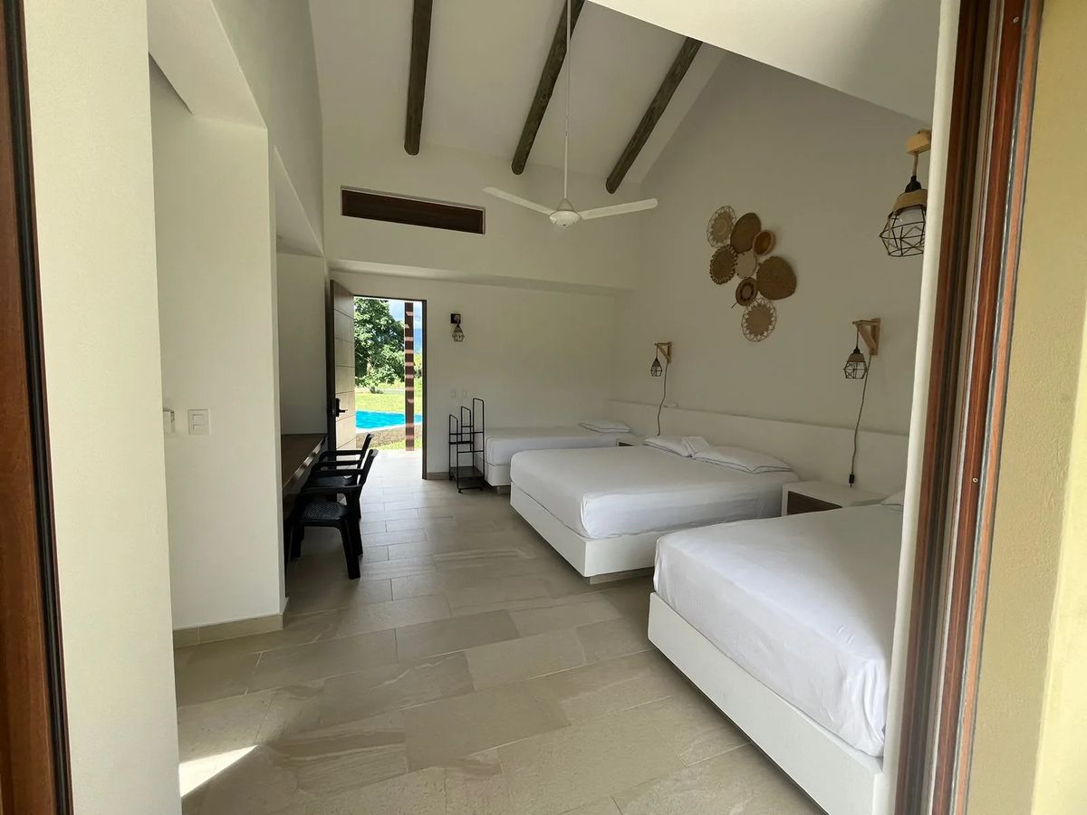 Roomy 4BR Villa w/ Pool at Mesa de Yeguas