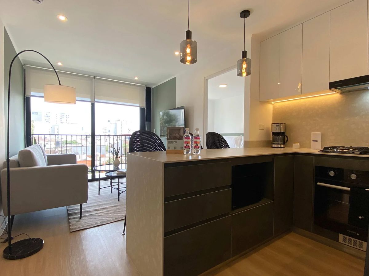 Deluxe 2BR w/ Balcony & View in Miraflores