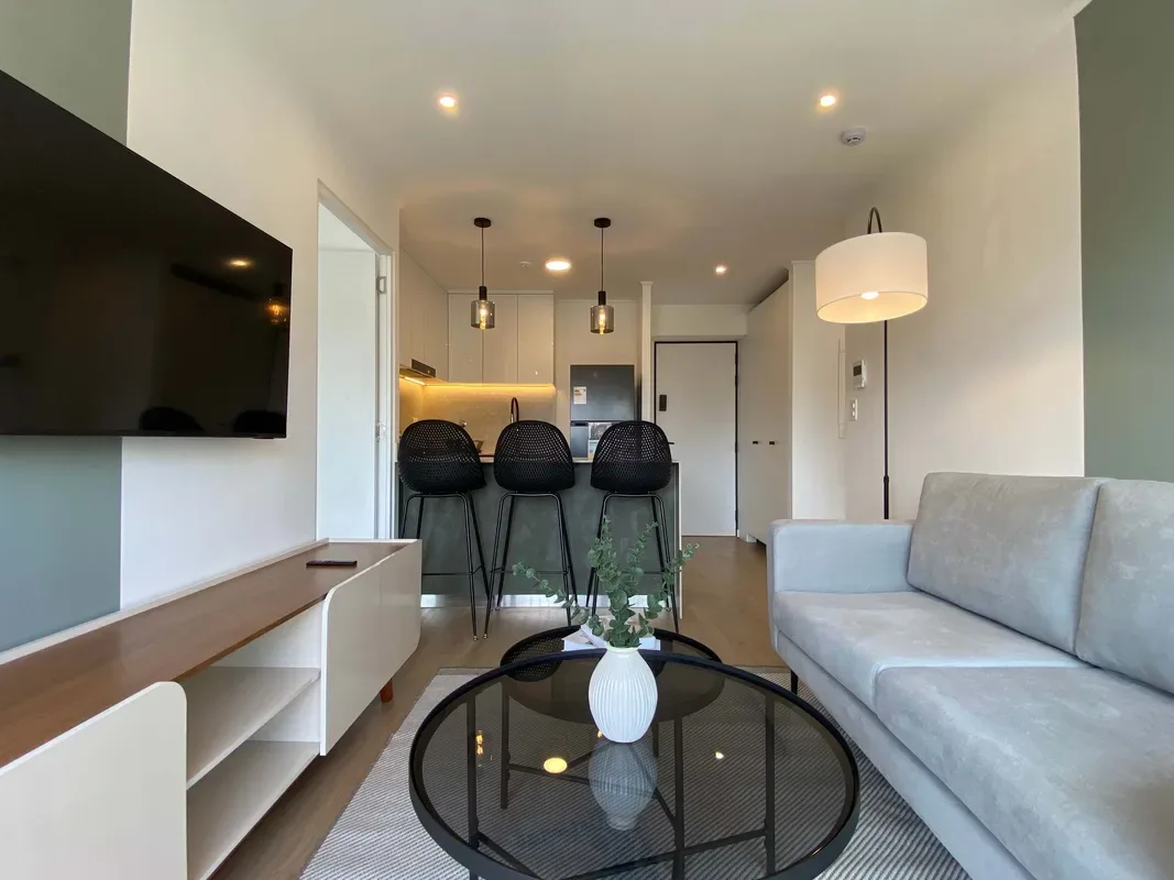 Deluxe 2BR w/ Balcony & View in Miraflores