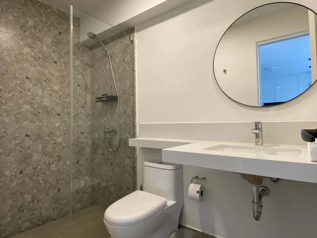 Deluxe 2BR w/ Balcony & View in Miraflores