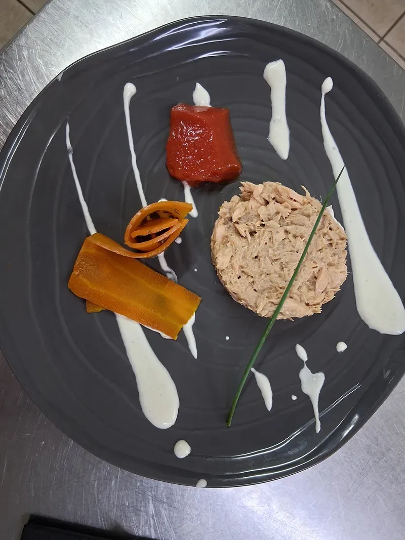 Restaurant dish