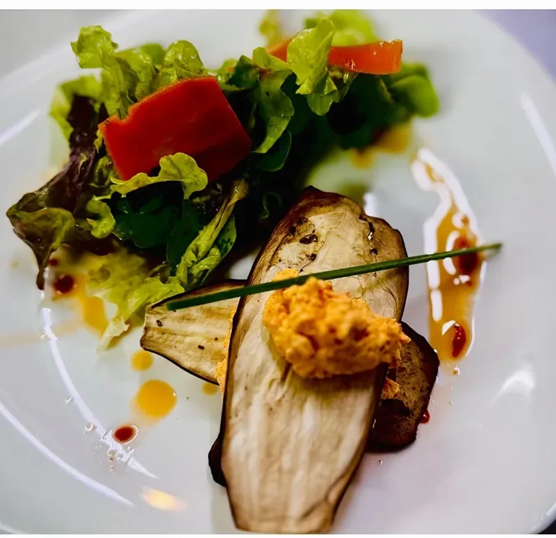 Restaurant dish
